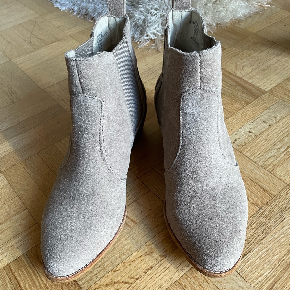 Gap Chelsea grey Booties
